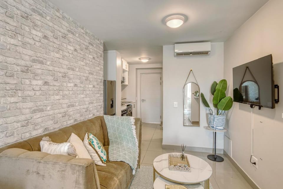 Sleek and modern apartment Apartment in Umhlanga