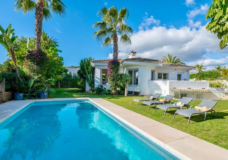 Garden, Swimming pool