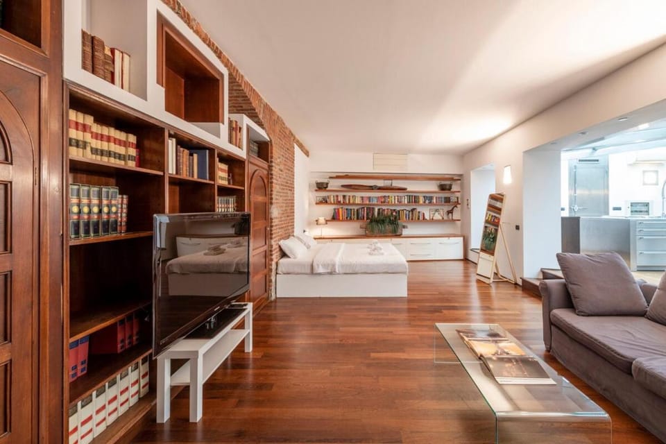 TV and multimedia, Living room, Photo of the whole room, Bedroom