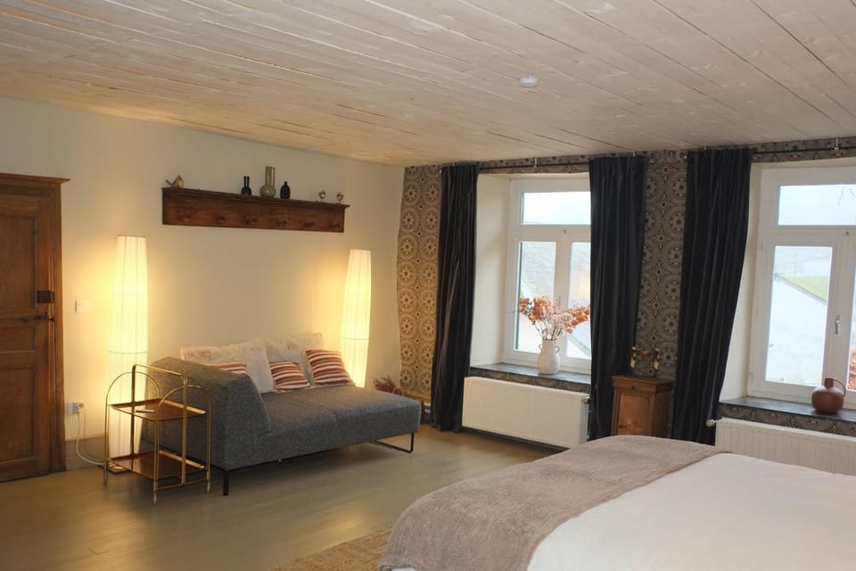 Living room, Photo of the whole room