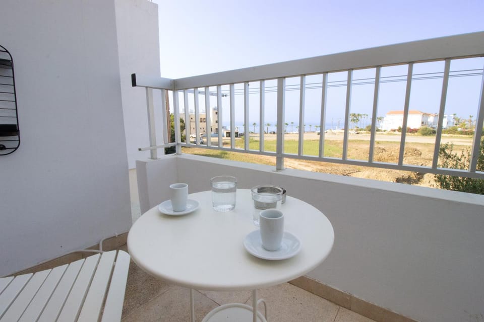 Patio, Day, Coffee/tea facilities, View (from property/room), Balcony/Terrace, Dining area, Sea view