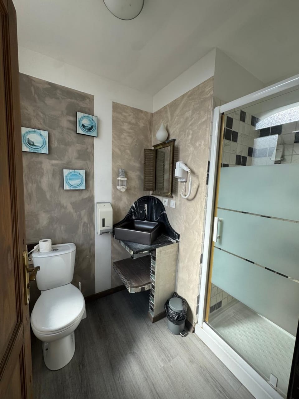 Shower, Toilet, Bathroom