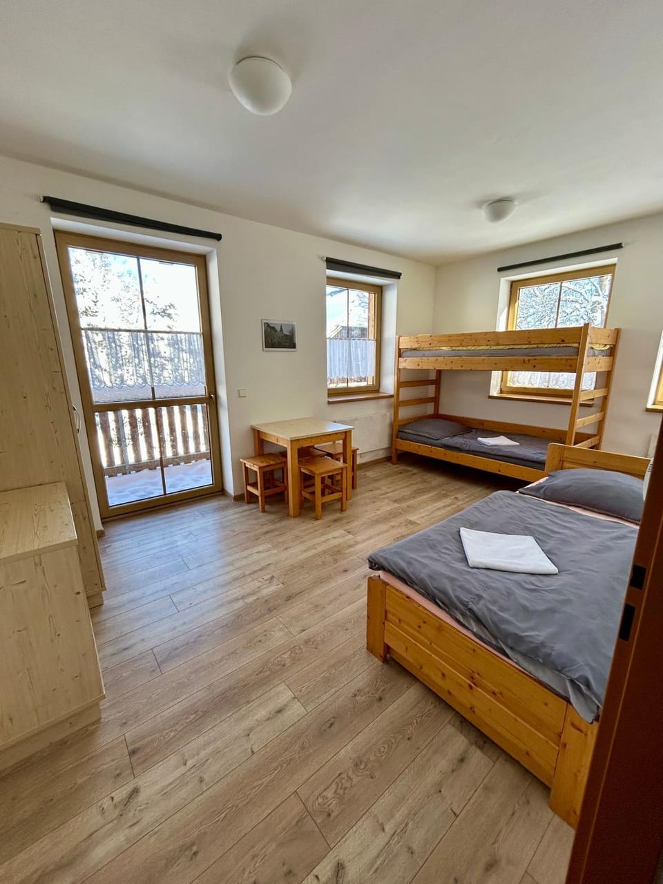 Útulný apartmán s balkonem na Šumavě v malebné vesničce Prášily Apartment in Czechia