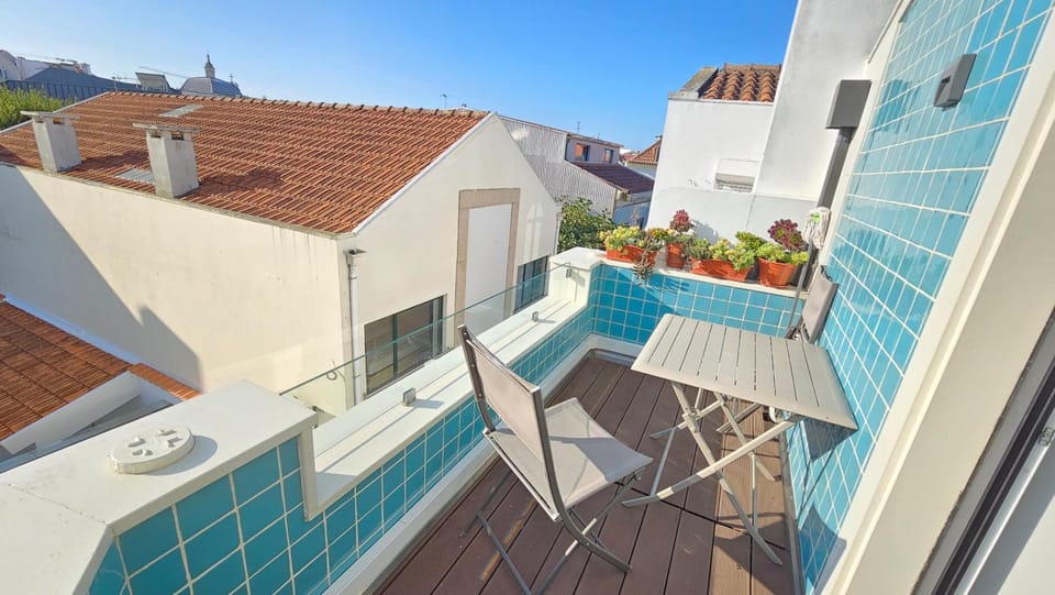 Property building, Patio, Day, View (from property/room), Balcony/Terrace, Living room, Seating area, Dining area