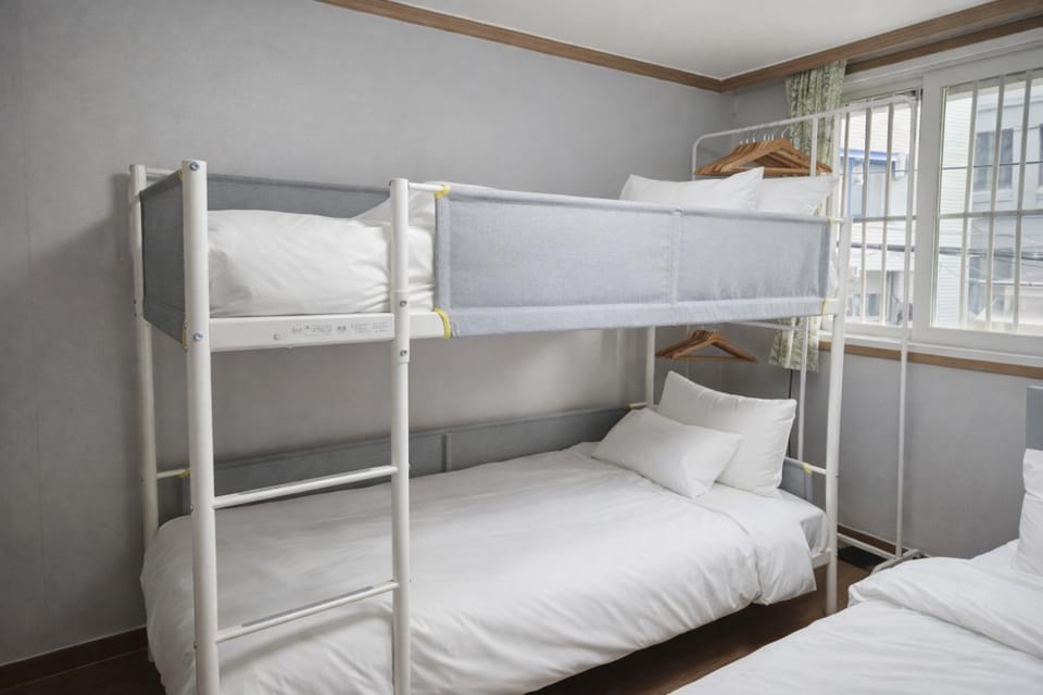 Bed, Bedroom, bunk bed
