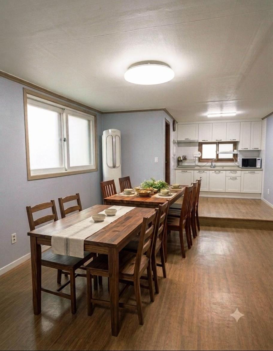 Living room, Dining area