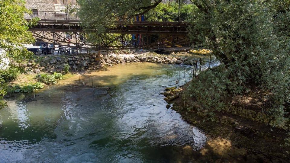 Property building, Natural landscape, Activities, Canoeing, Canoeing, Sports, Entertainment