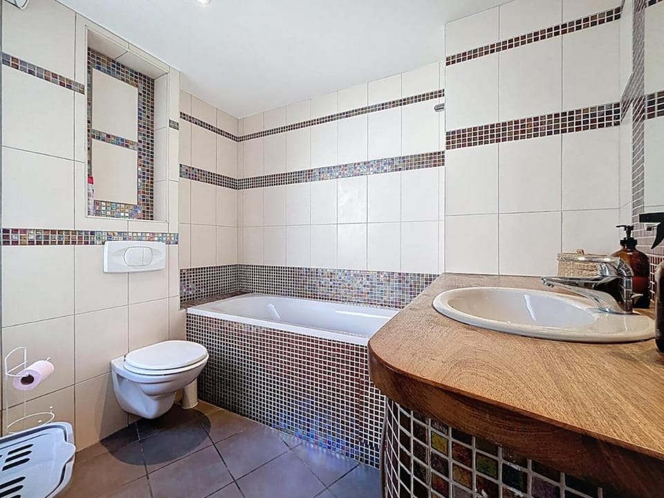 Toilet, Bathroom, Bath