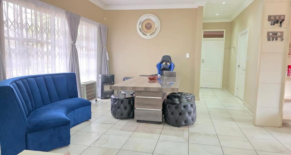 Villa on the East-Party House House in Gauteng