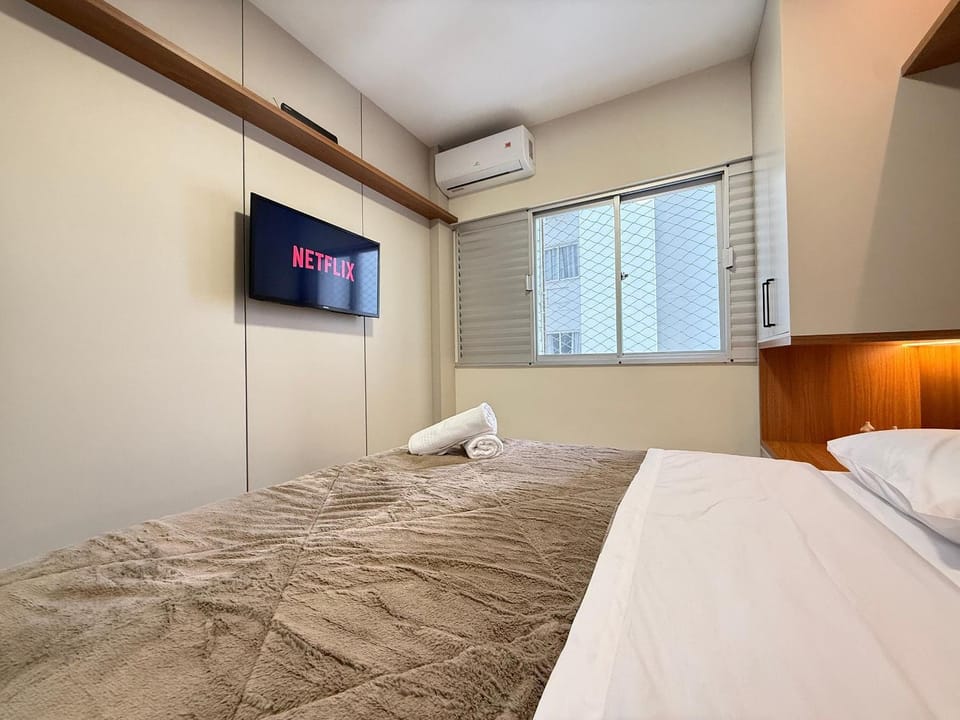 Communal lounge/ TV room, Bed, TV and multimedia, Photo of the whole room, Bedroom, towels, air conditioner