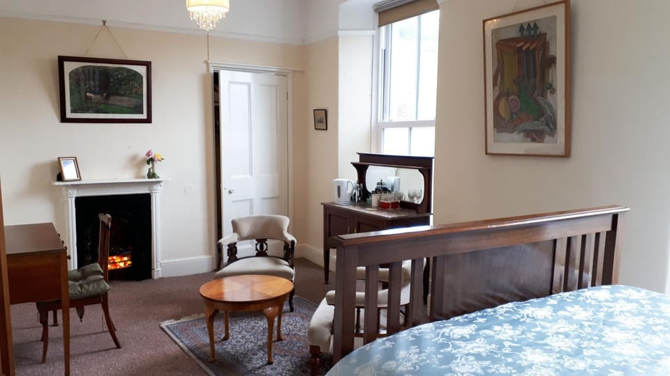 Seating area, Bedroom