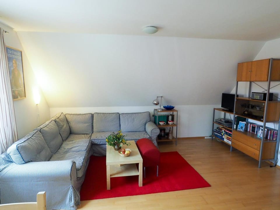 Communal lounge/ TV room, TV and multimedia, Living room, Evening entertainment