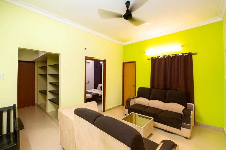 Living room, Photo of the whole room