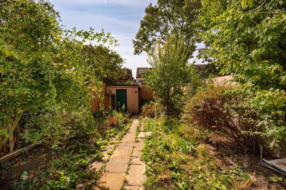 Spacious 4 bed, 3 bath house - Free parking House in Croydon