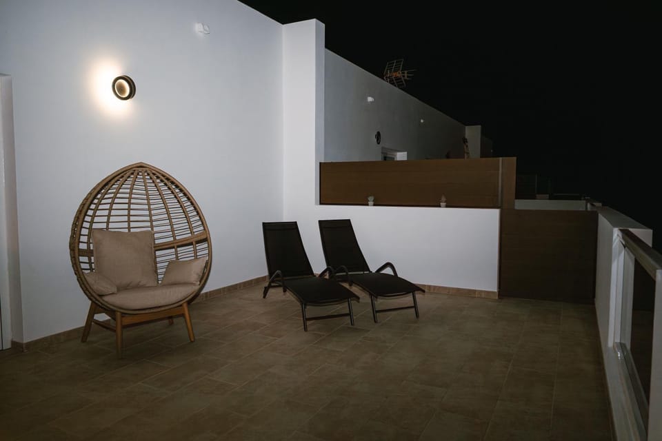 Off site, Balcony/Terrace