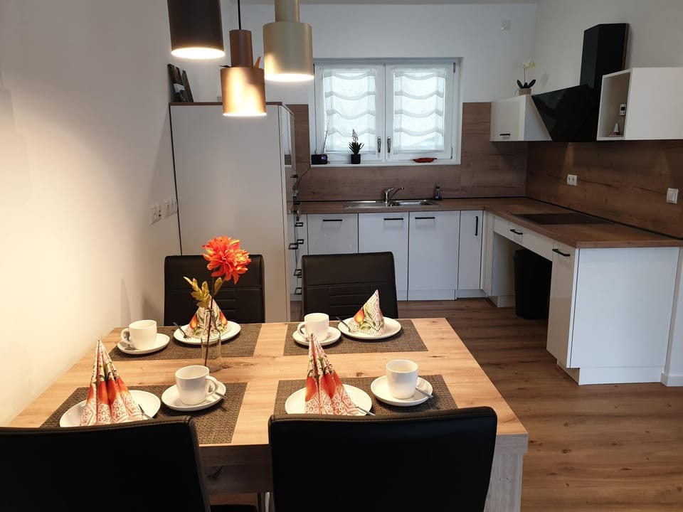 Property building, Kitchen or kitchenette, Living room