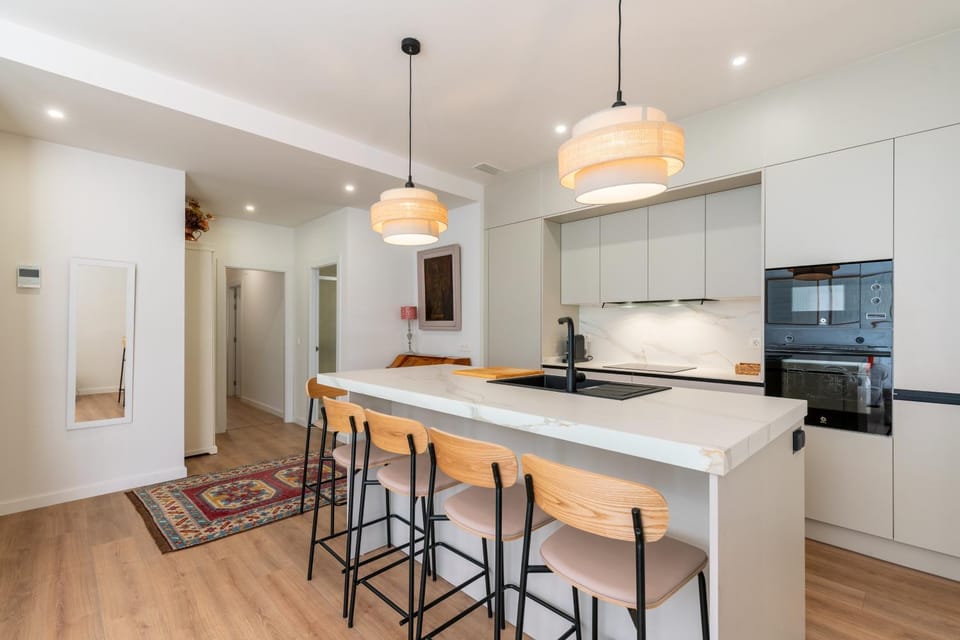 Kitchen or kitchenette, Dining area, dishwasher, oven
