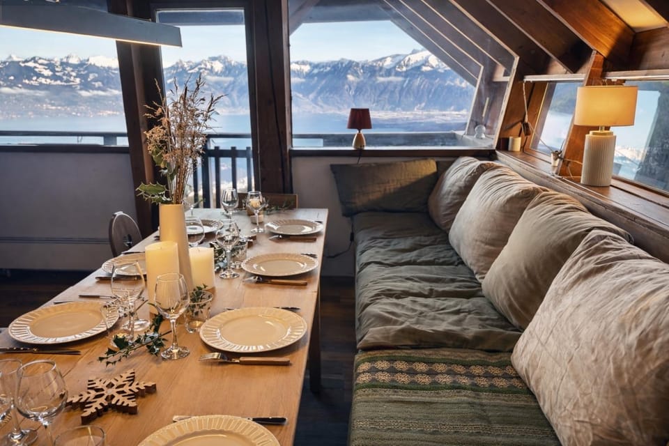 Natural landscape, Living room, Seating area, Dining area, Mountain view