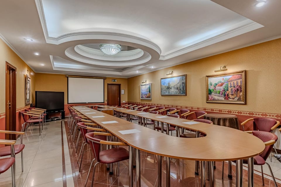 Meeting/conference room