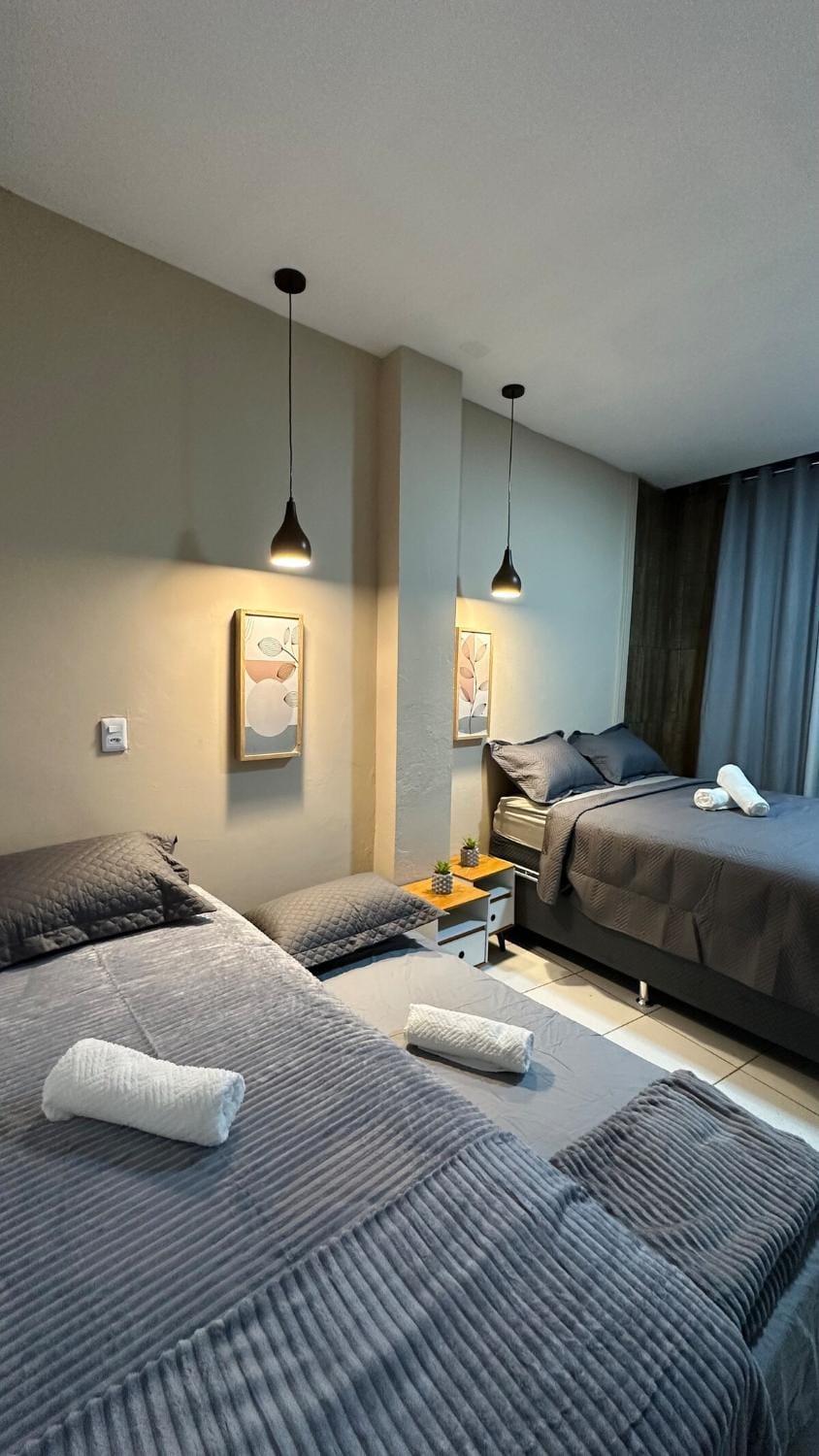 Bed, Photo of the whole room, Decorative detail, Bedroom, internet, towels