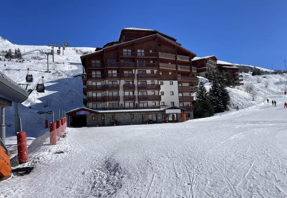 Property building, Facade/entrance, Off site, Natural landscape, Winter