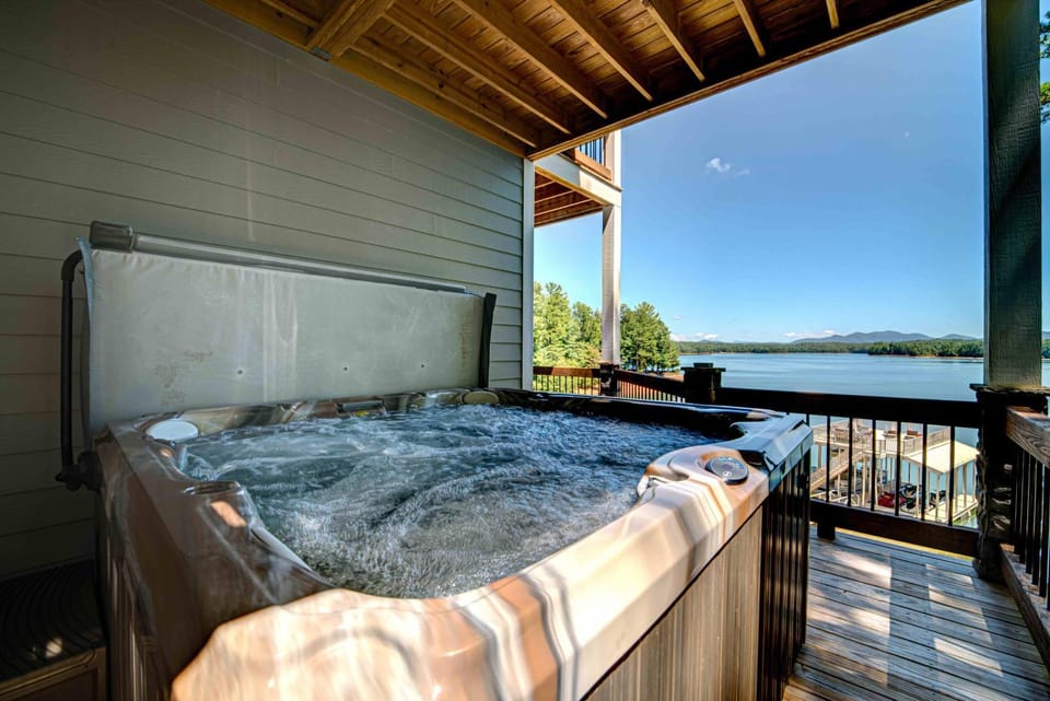 Patio, Day, Natural landscape, Hot Tub, View (from property/room), Balcony/Terrace, Lake view