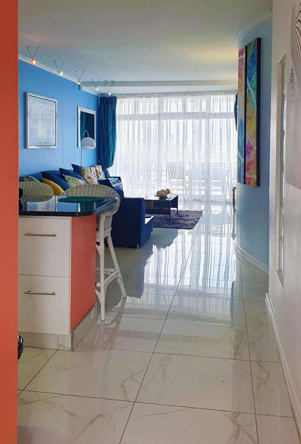 Living room, Photo of the whole room