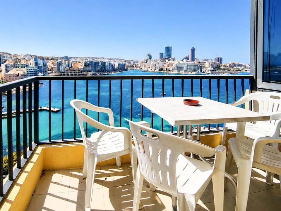 Natural landscape, Balcony/Terrace, Seating area, Lake view, Sea view