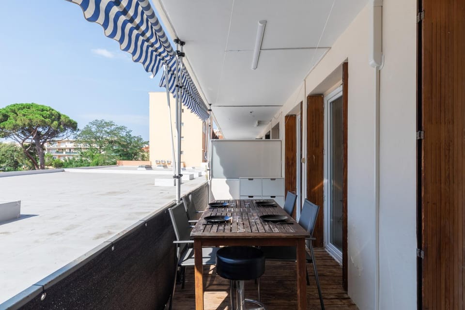 Au coeur de Juan Les Pins L'Empire 8 couchages Apartment in Antibes