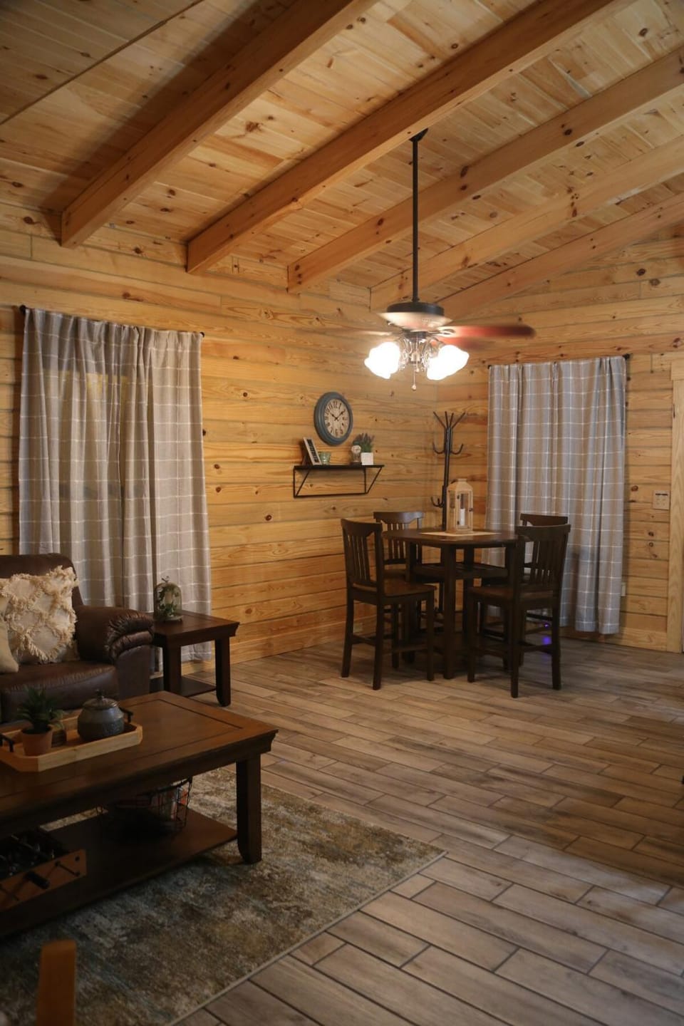 Modern Cabin on wooded 20 acres with scenic view in Nancy, KY Cabin in Lake Cumberland