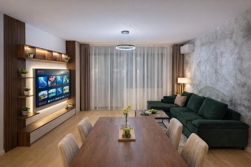 Communal lounge/ TV room, TV and multimedia, Living room, Seating area, Evening entertainment