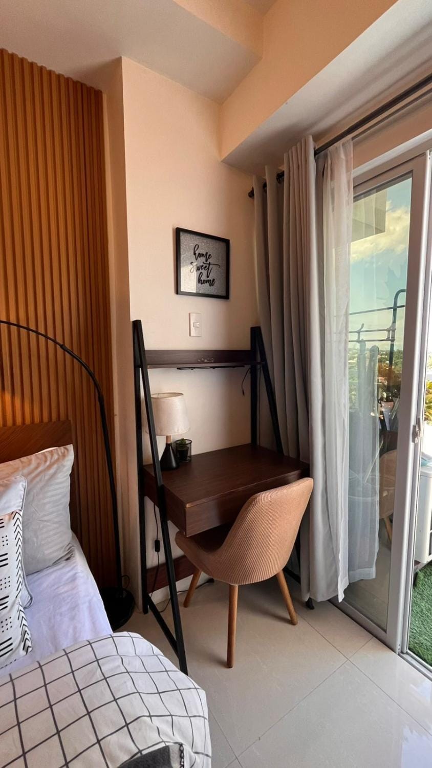 Studio with Balcony plus City View at Inspiria with Fast WiFi & Free Netflix Apartment in Davao City