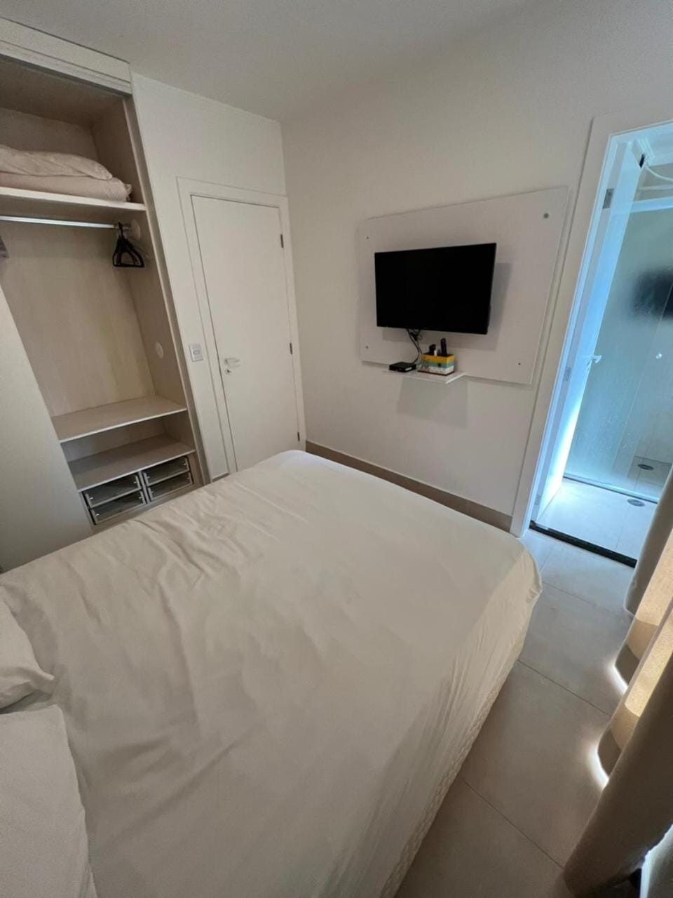 Apartamento em Riviera de São Lourenço com piscina aquecida e serviço de arrumação Apartment in Bertioga