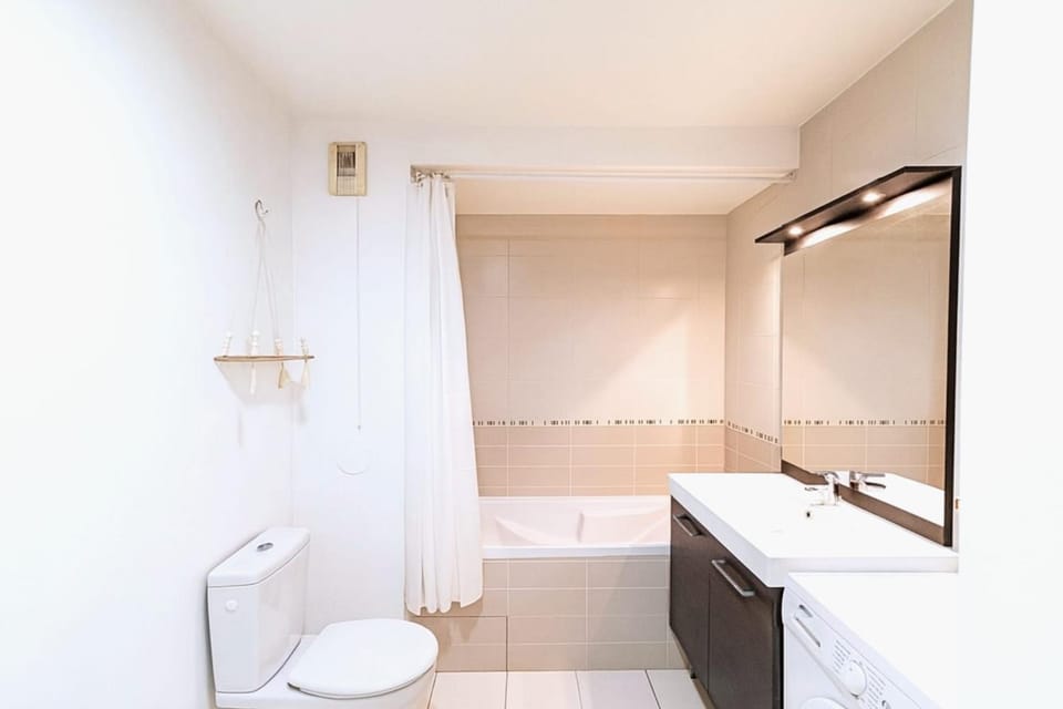 Bright studio with garage - Valmy District Apartment in Lyon