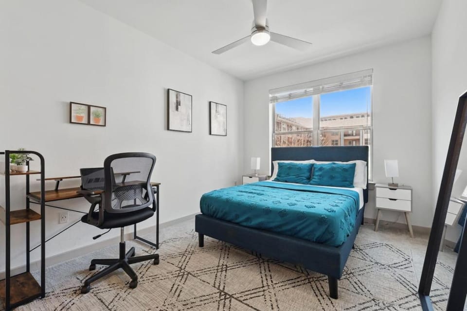 Photo of the whole room, Bedroom