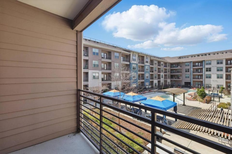 Day, Balcony/Terrace, Pool view