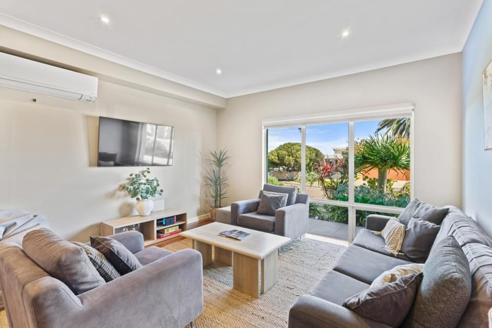 Boomer View House in Port Elliot