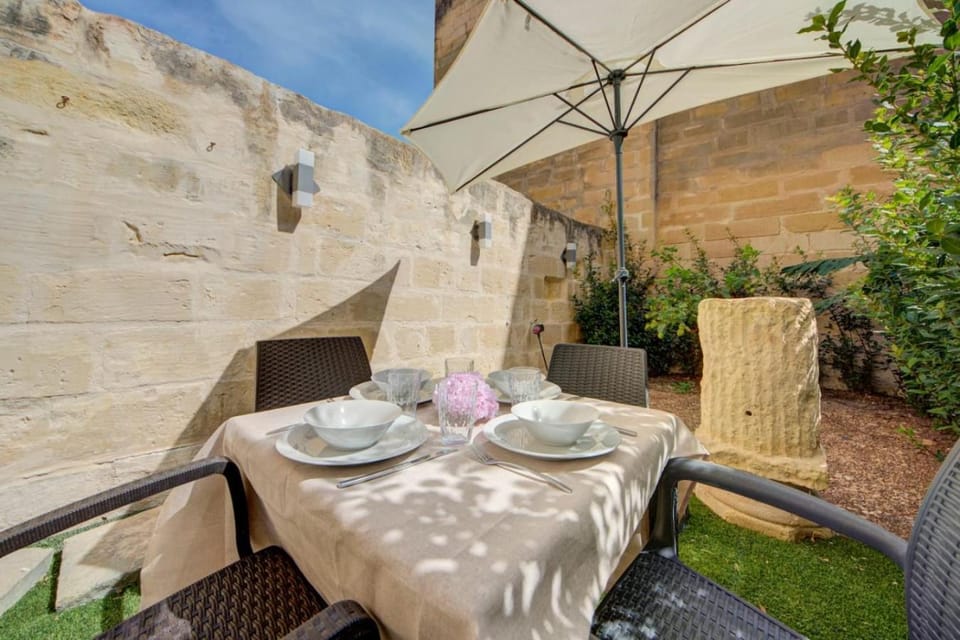 Garden, Seating area