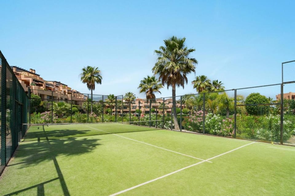 Day, Tennis court, Tennis court