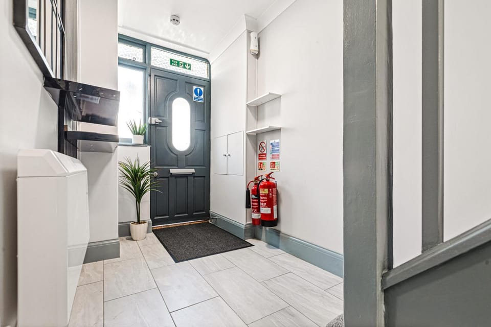 Facade/entrance, Internal: Not applicable to any particular room