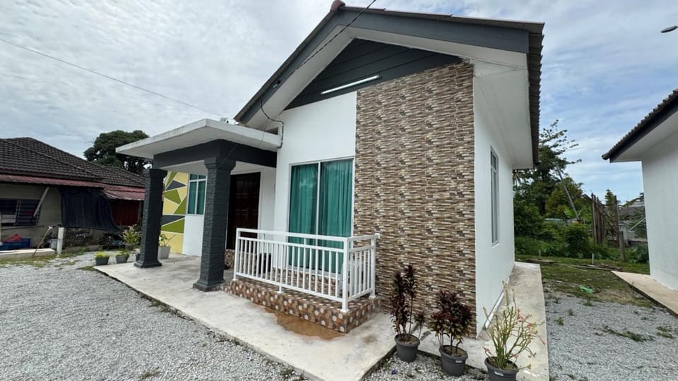 Property building, Day, Neighbourhood