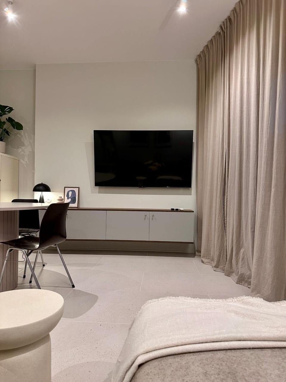 TV and multimedia, Living room, Photo of the whole room, Seating area