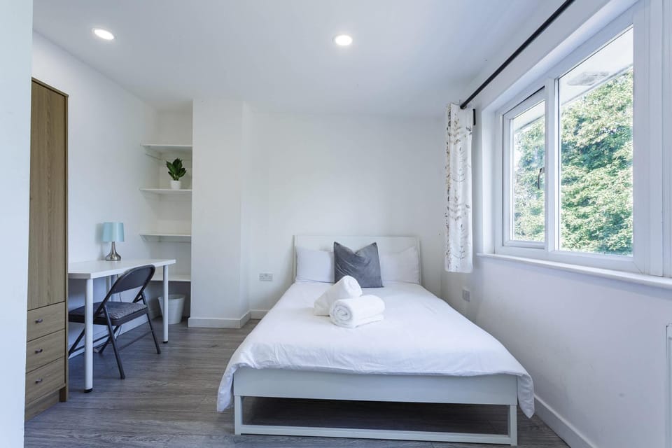 Bed, Photo of the whole room, Bedroom