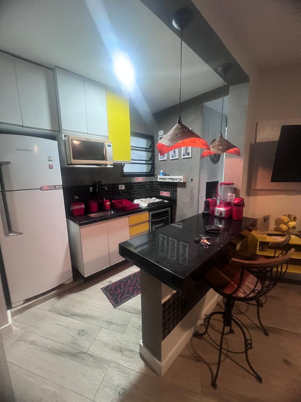 TV and multimedia, Kitchen or kitchenette, Dining area, oven, stove