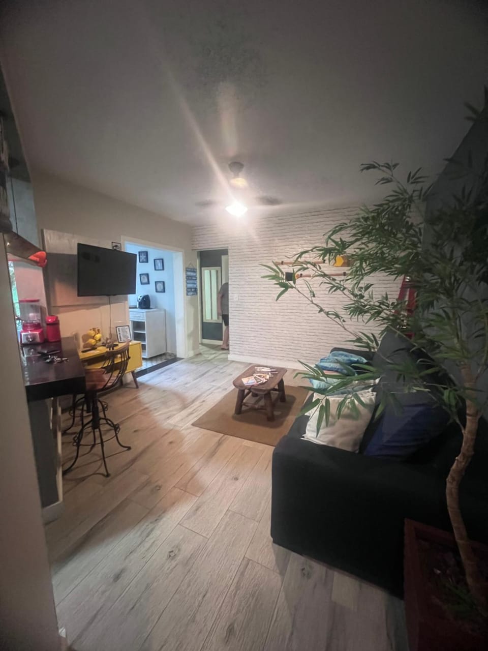 TV and multimedia, Kitchen or kitchenette, Living room, Seating area, Dining area