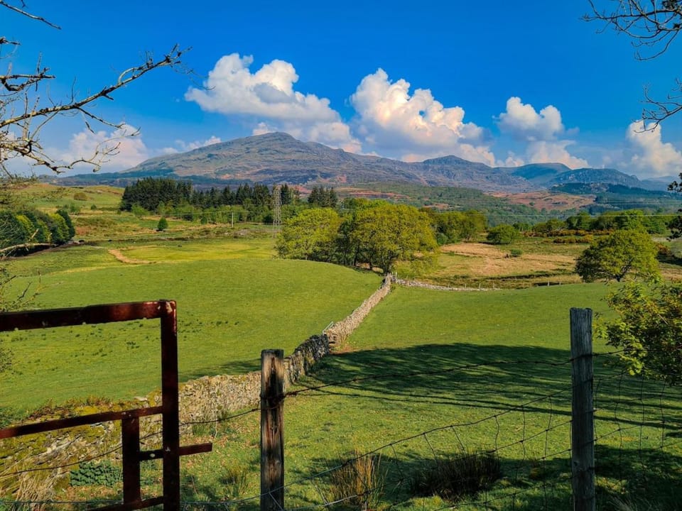 Nearby landmark, Natural landscape, Mountain view