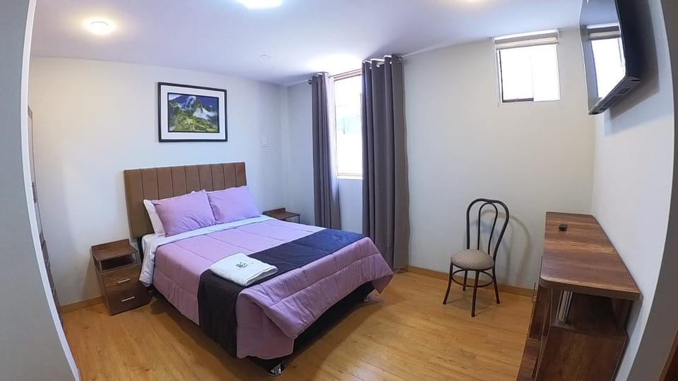 Bed, TV and multimedia, Bedroom, Breakfast, towels