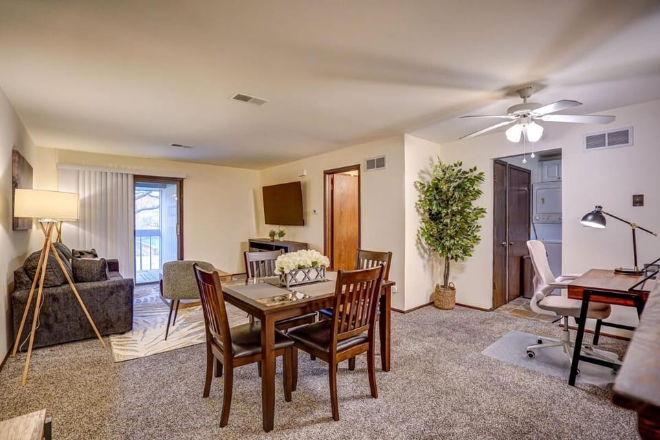Washer & Dryer Dishwasher and AC Pets welcome Corner Apt Apartment in Milwaukee