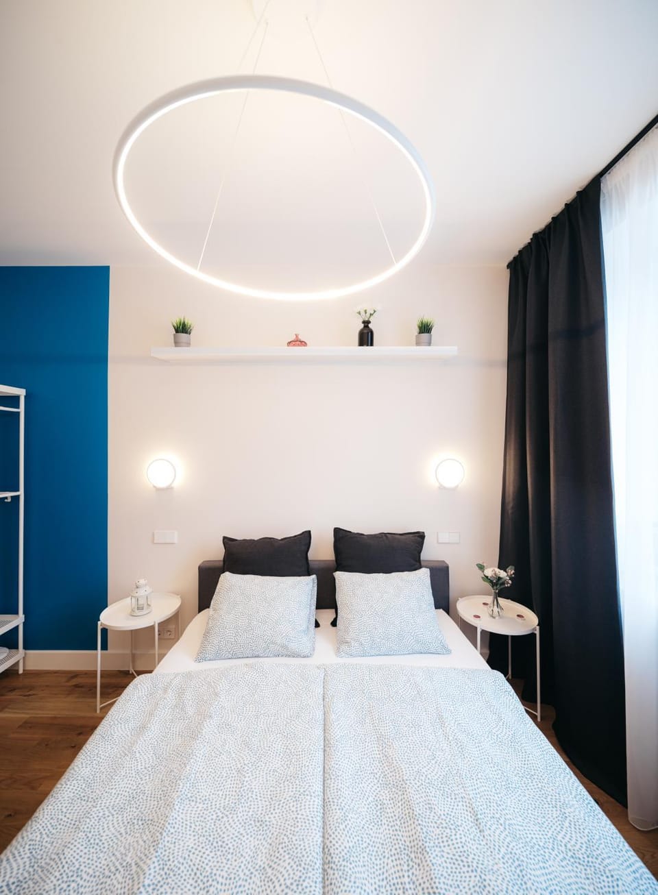 Bed, Living room, Photo of the whole room, Bedroom