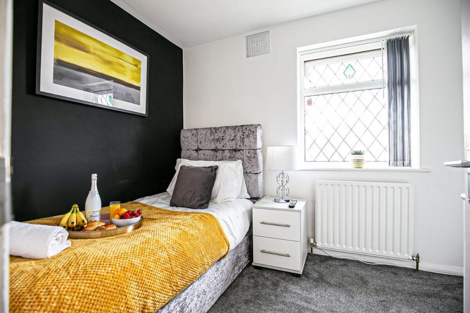 Bed, Bedroom